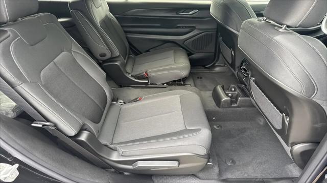 2026 Jeep Grand Cherokee L Altitude 4x2