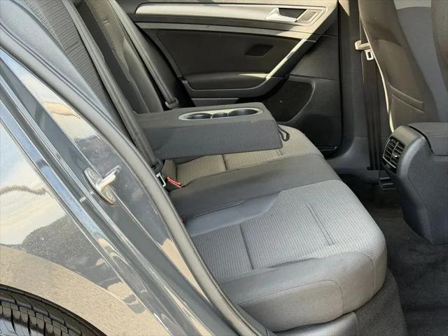 2019 Volkswagen e-Golf SE