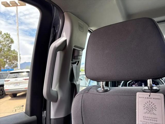 2024 GMC Sierra 1500 4WD Crew Cab Short Box Elevation with 3SB