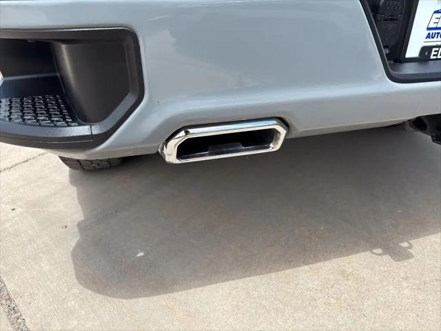 2024 GMC Sierra 1500 4WD Crew Cab Short Box Elevation with 3SB