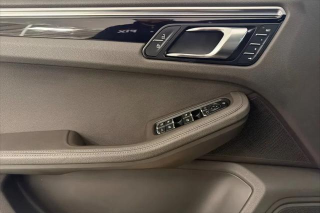 2022 Porsche Macan Macan