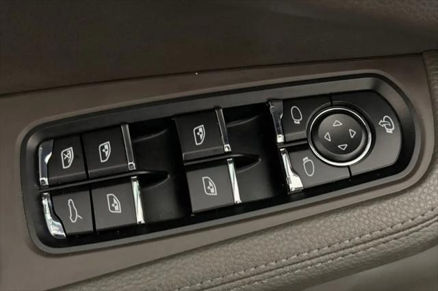 2022 Porsche Macan Macan