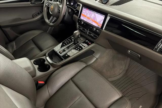 2022 Porsche Macan Macan