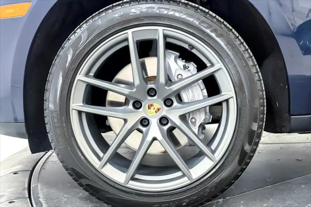 2022 Porsche Macan Macan