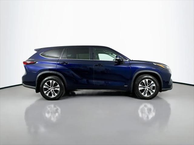 2025 Toyota Highlander Hybrid XLE