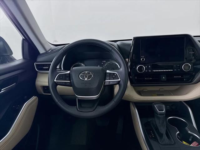 2025 Toyota Highlander Hybrid XLE