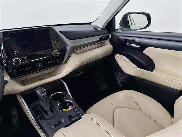 2025 Toyota Highlander Hybrid XLE