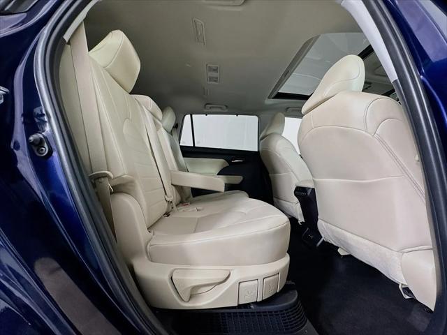 2025 Toyota Highlander Hybrid XLE