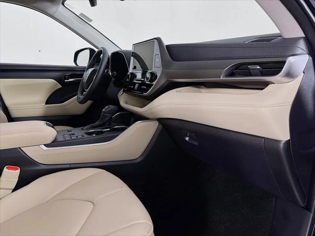 2025 Toyota Highlander Hybrid XLE