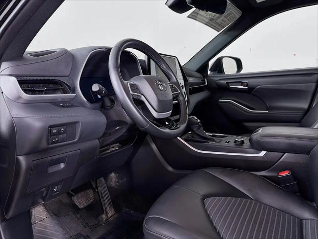 2025 Toyota Highlander XSE