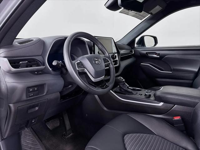 2025 Toyota Highlander XSE