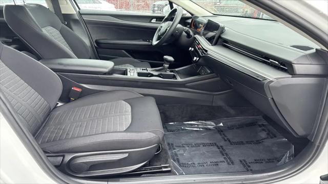 2025 Kia K5 LXS