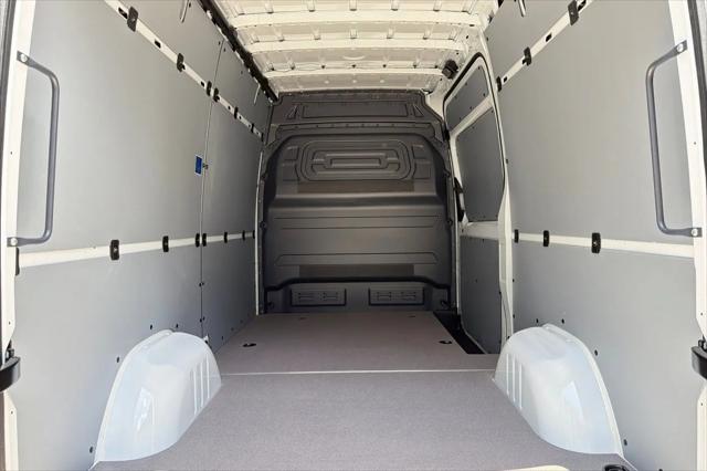 2025 Mercedes-Benz Sprinter 2500 Standard Roof 4-Cyl Diesel HO