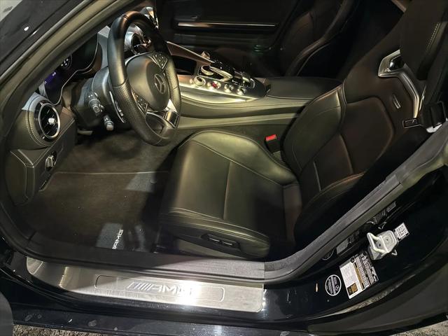 2017 Mercedes-Benz AMG GT Standard