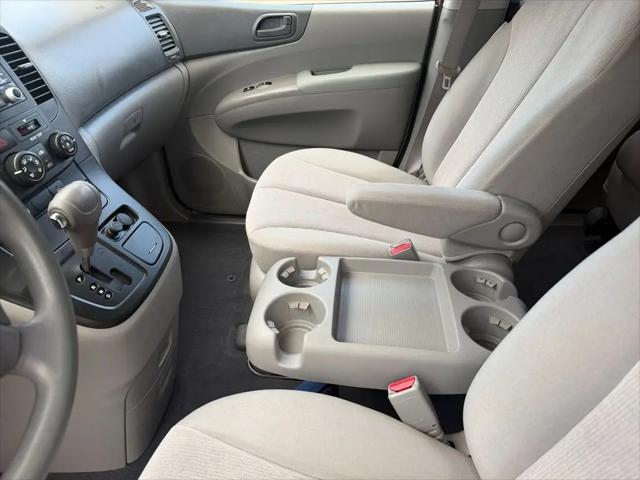 2009 Kia Sedona LX