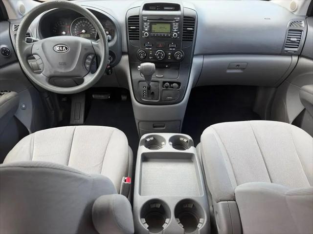 2009 Kia Sedona LX