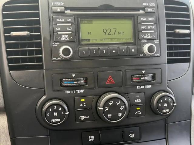 2009 Kia Sedona LX