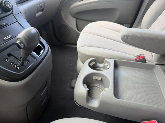 2009 Kia Sedona LX