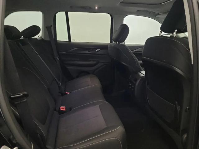 2023 Jeep Grand Cherokee Laredo 4x4