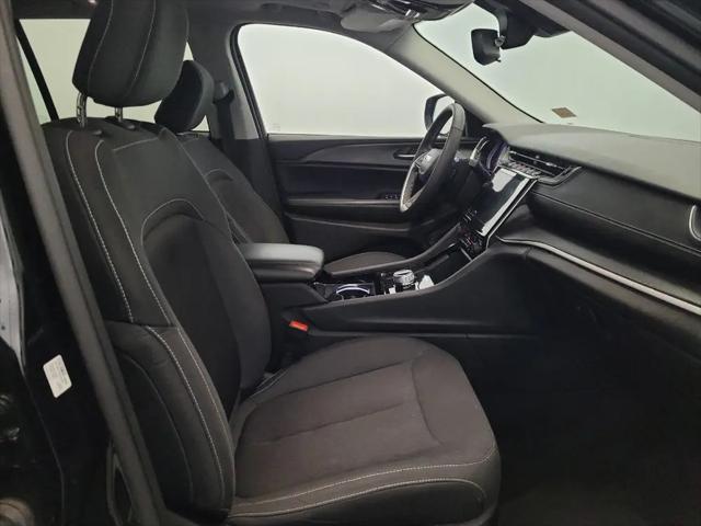 2023 Jeep Grand Cherokee Laredo 4x4