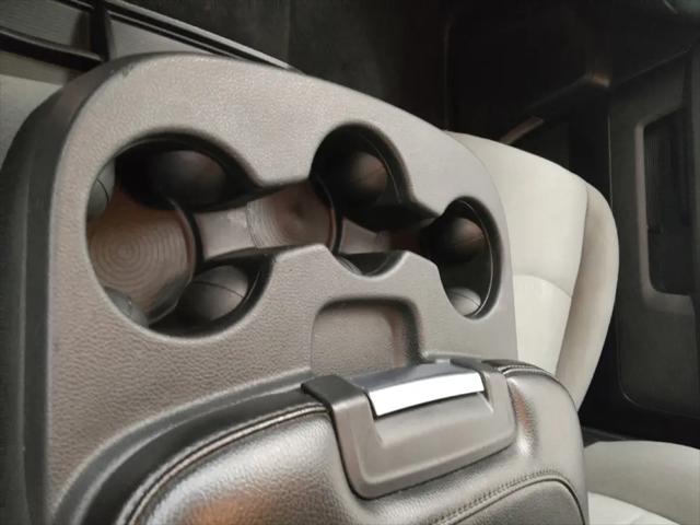 2022 Ram 1500 Classic SLT Crew Cab 4x2 5'7" Box