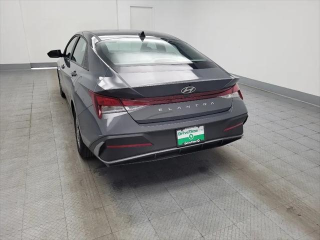 2025 Hyundai Elantra SE