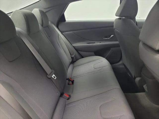 2025 Hyundai Elantra SE