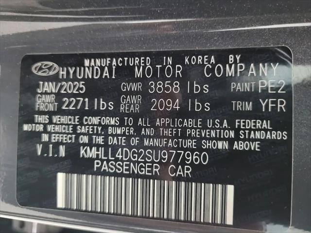 2025 Hyundai Elantra SE