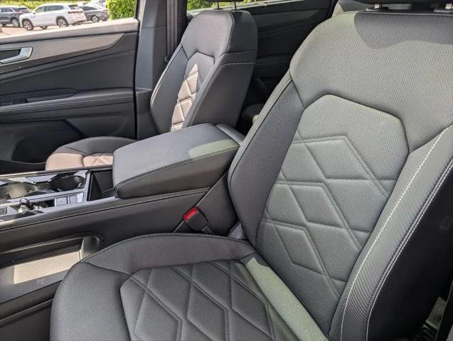 2026 Volkswagen Atlas Cross Sport SE with Technology