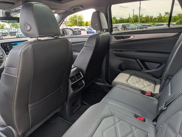 2026 Volkswagen Atlas Cross Sport SE with Technology
