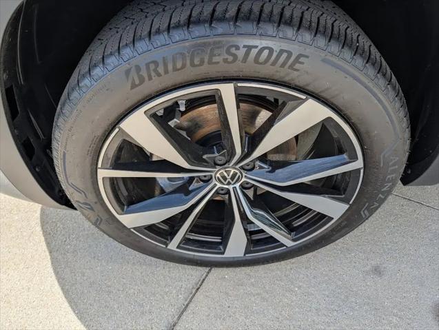 2026 Volkswagen Atlas Cross Sport SEL Premium R-Line