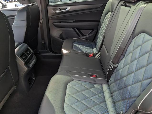 2026 Volkswagen Atlas Cross Sport SEL Premium R-Line