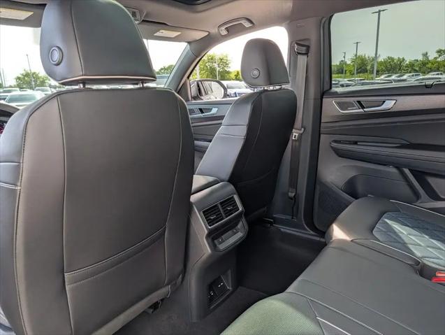 2026 Volkswagen Atlas Cross Sport SEL Premium R-Line