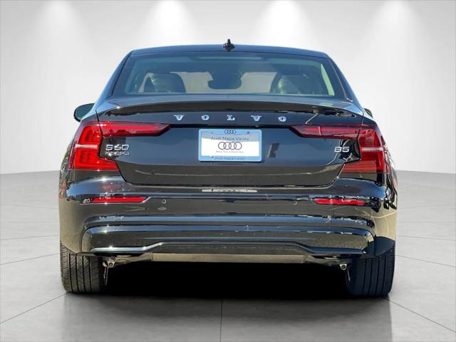 2024 Volvo S60 B5 Core Dark Theme
