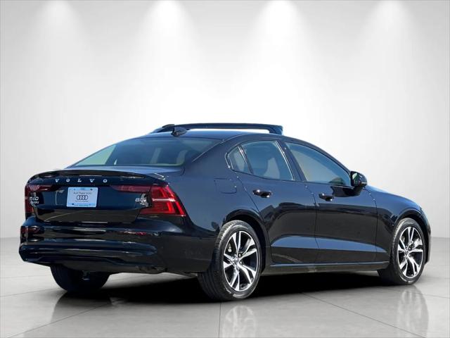 2024 Volvo S60 B5 Core Dark Theme