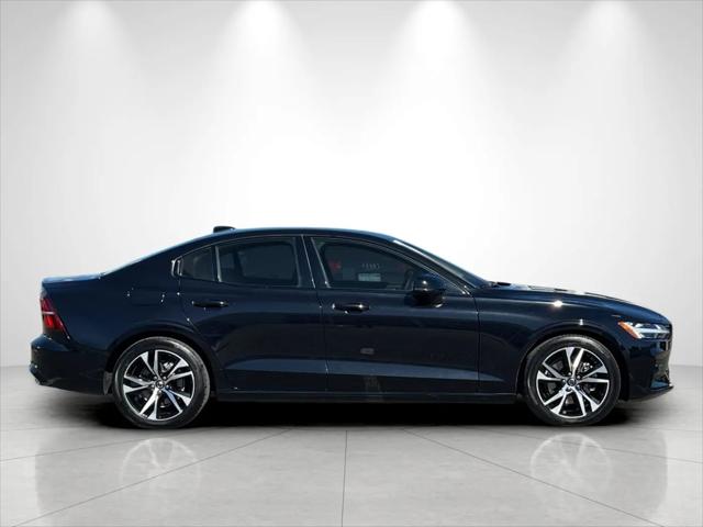 2024 Volvo S60 B5 Core Dark Theme