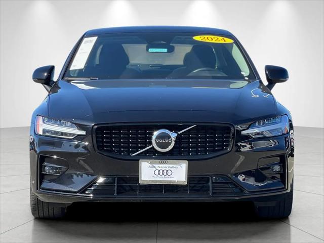 2024 Volvo S60 B5 Core Dark Theme