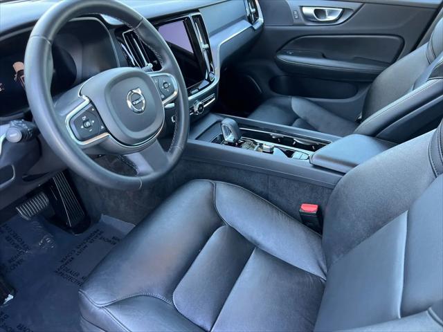 2024 Volvo S60 B5 Core Dark Theme