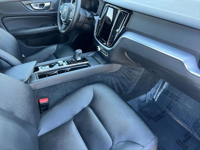 2024 Volvo S60 B5 Core Dark Theme