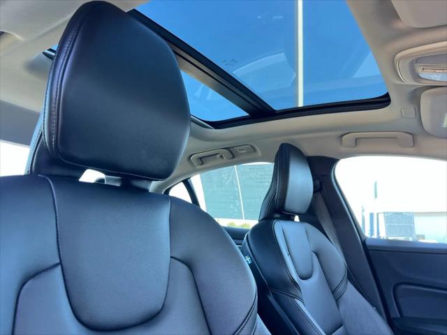 2024 Volvo S60 B5 Core Dark Theme