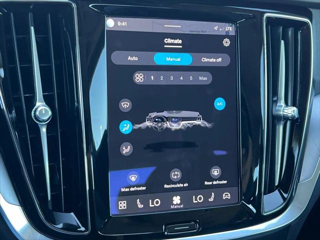 2024 Volvo S60 B5 Core Dark Theme