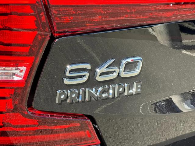 2024 Volvo S60 B5 Core Dark Theme