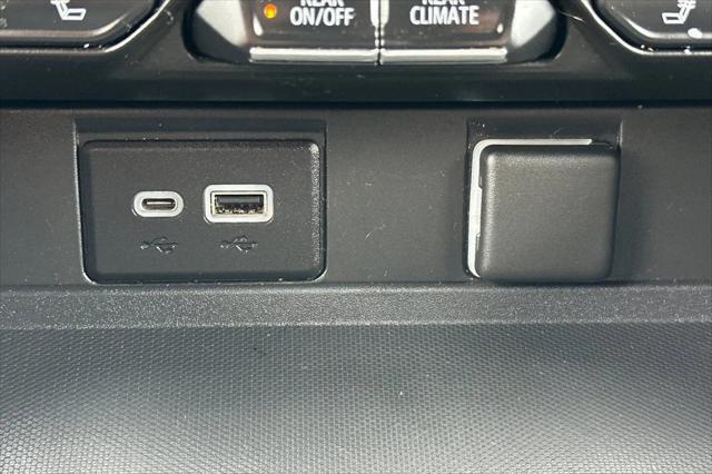 2021 Chevrolet Suburban 4WD RST