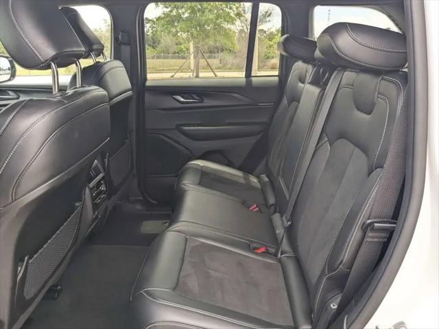 2025 Jeep Grand Cherokee Altitude 4x4