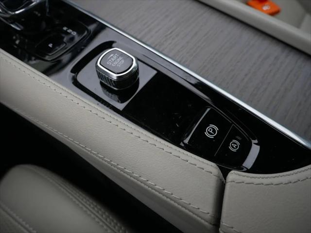 2025 Volvo XC90 B6 Ultra