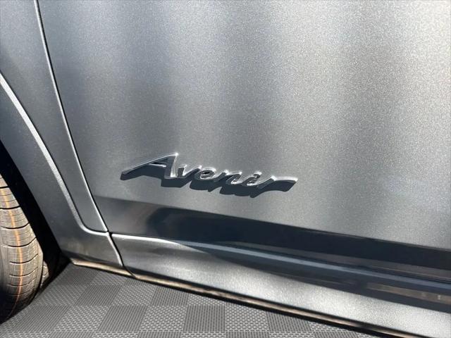 2026 Buick NV Avenir FWD