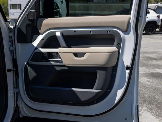 2023 Land Rover Defender 110 X-Dynamic SE