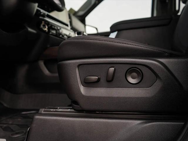 2026 GMC Sierra 1500 Crew Cab, Short Bed, SLT, 4WD