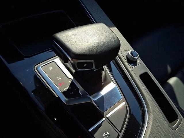 2023 Audi A4 Premium 45 TFSI S line quattro S tronic