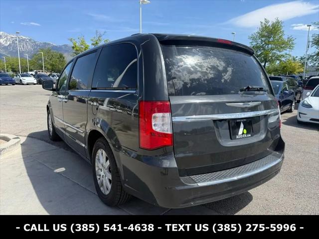 2012 Chrysler Town & Country Touring-L